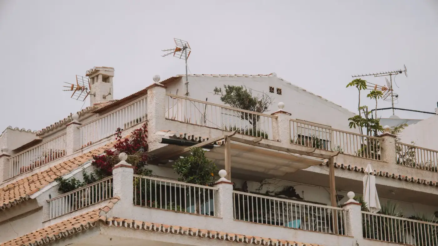 بناء سور السطح في الكويت