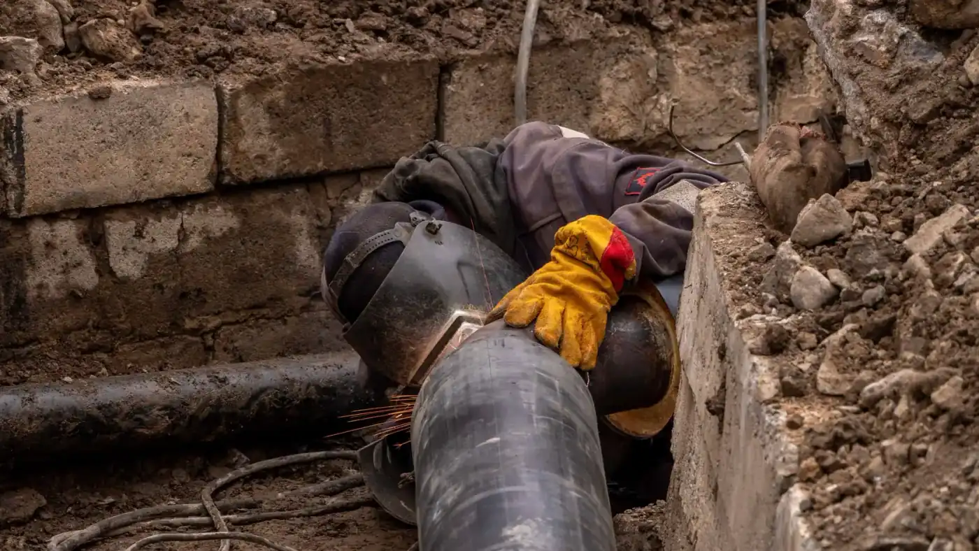 Sewer network installation in Kuwait
