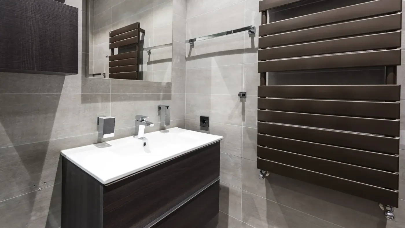 Wall-hung basin installation in Kuwait
