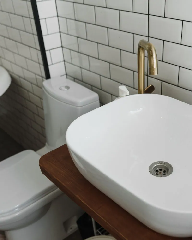 Sanitary fixture installation in Kuwait